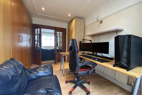 13 Ventnor Avenue, Stanmore, HA7 2HX