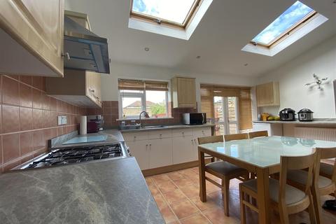 13 Ventnor Avenue, Stanmore, HA7 2HX
