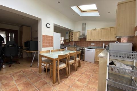 13 Ventnor Avenue, Stanmore, HA7 2HX
