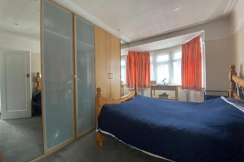 13 Ventnor Avenue, Stanmore, HA7 2HX