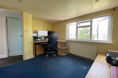 13 Ventnor Avenue, Stanmore, HA7 2HX