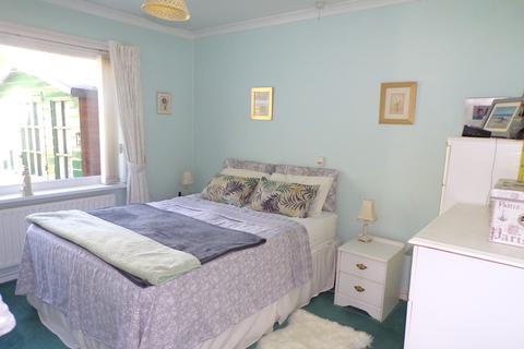 8 Bramble Close, Clayton, Bradford, BD14 6NN