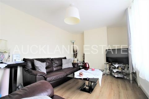 2 bedroom terraced house to rent, Chace Avenue, Potters Bar EN6