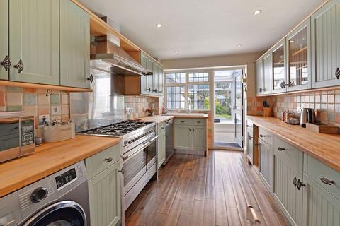 32 Beverley Crescent, Tonbridge, TN9 2RD