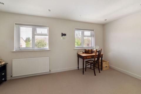 32 Beverley Crescent, Tonbridge, TN9 2RD