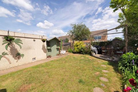 32 Beverley Crescent, Tonbridge, TN9 2RD