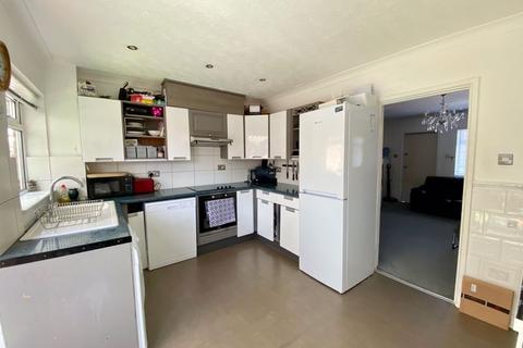 18 Whenman Avenue, Bexley, DA5 2BS