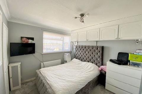 18 Whenman Avenue, Bexley, DA5 2BS