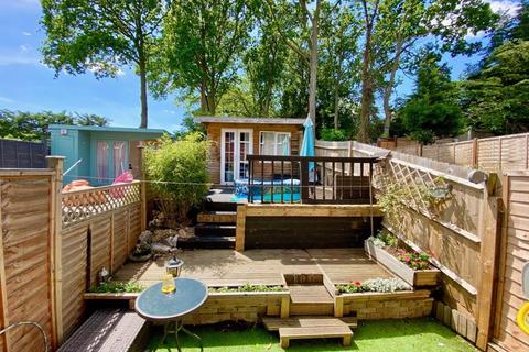 18 Whenman Avenue, Bexley, DA5 2BS