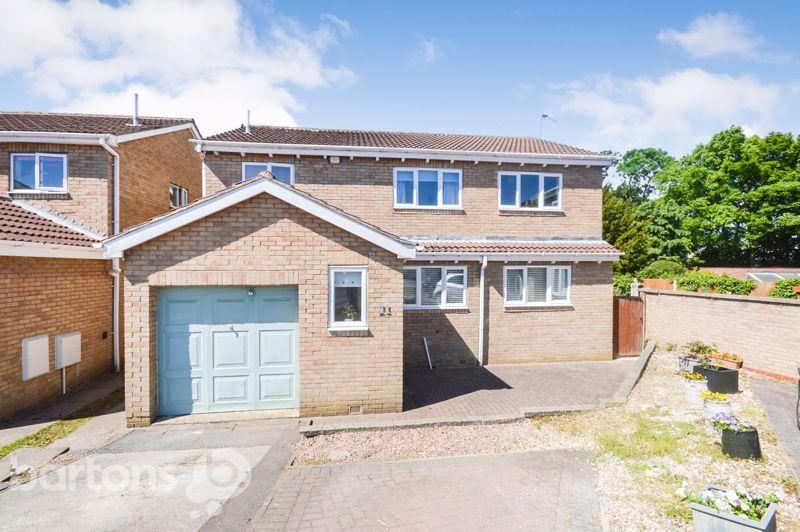 Manor Farm Close, Aughton 5 bed detached house £300,000