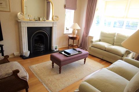 37 Oak Hill, Epsom, KT18 7BU