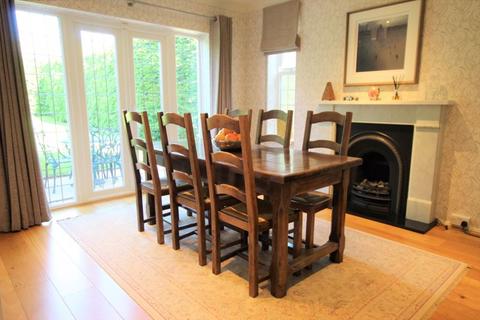 37 Oak Hill, Epsom, KT18 7BU