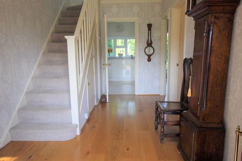 37 Oak Hill, Epsom, KT18 7BU