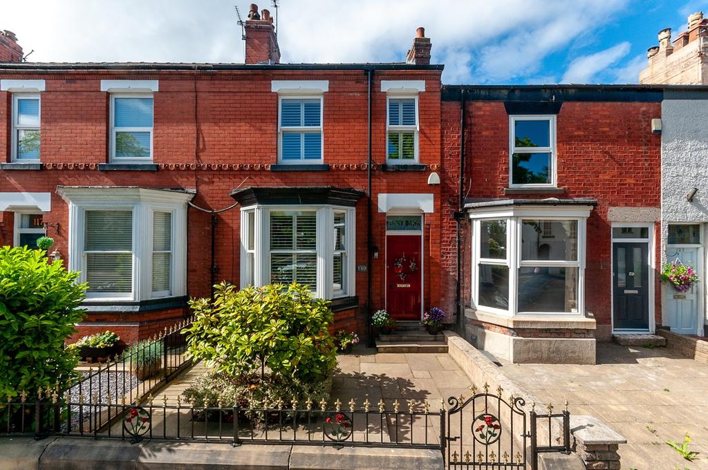 High Street, NewtonleWillows, WA12 3 bed terraced house £240,000