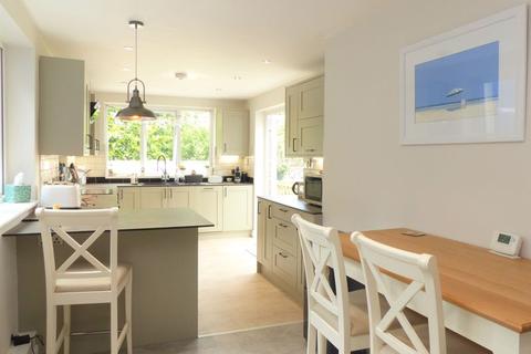 6 Vernon Close, Sutton Coldfield, B74 4EA