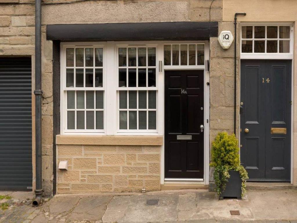 Gloucester Lane, New Town, Edinburgh 2 bed flat £1,595 pcm (£368 pw)