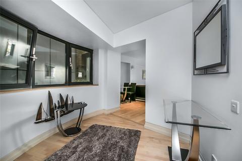 1 bedroom apartment to rent, Britton Street, London, EC1M