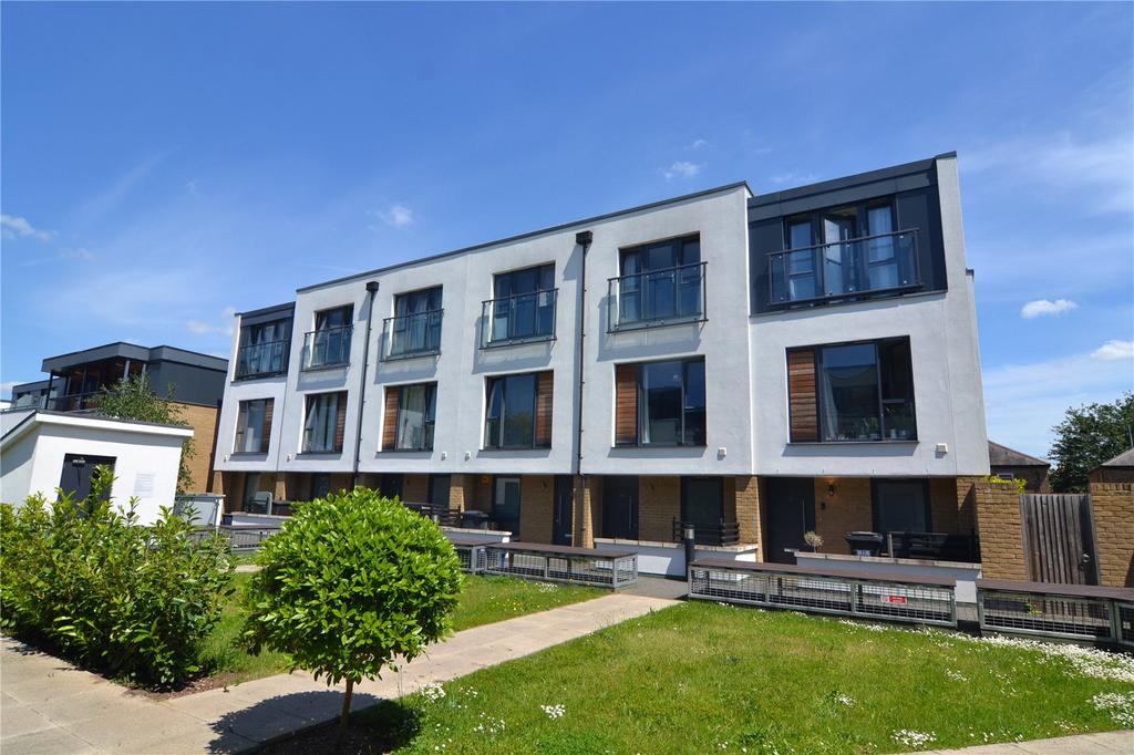 Fallow Place, Teddington, TW11 3 bed terraced house £3,000 pcm (£692 pw)