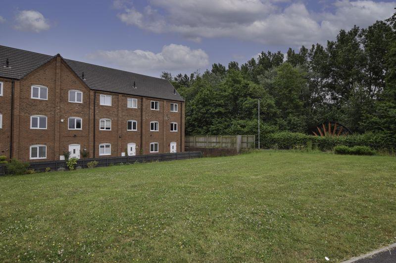 Thorncroft Avenue, Astley M29 7TA 4 bed townhouse £240,000