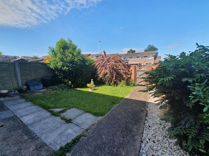 Curlew Road, Abbeydale, Gloucester 3 bed end of terrace house £230,000