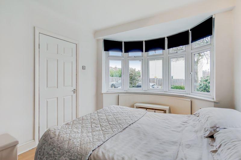 Granton Avenue, Upminster 5 bed semidetached house £700,000