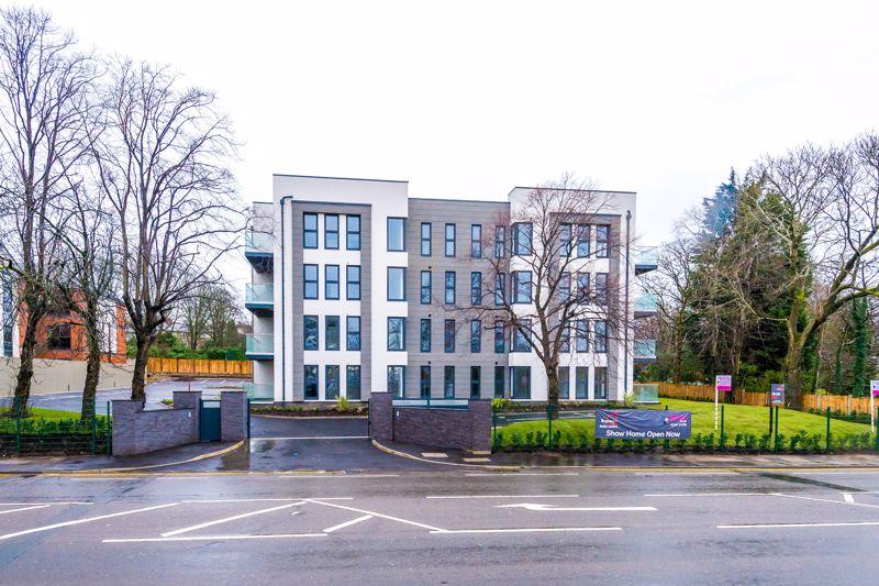 Chorley New Road, Horwich 2 bed apartment £1,250 pcm (£288 pw)