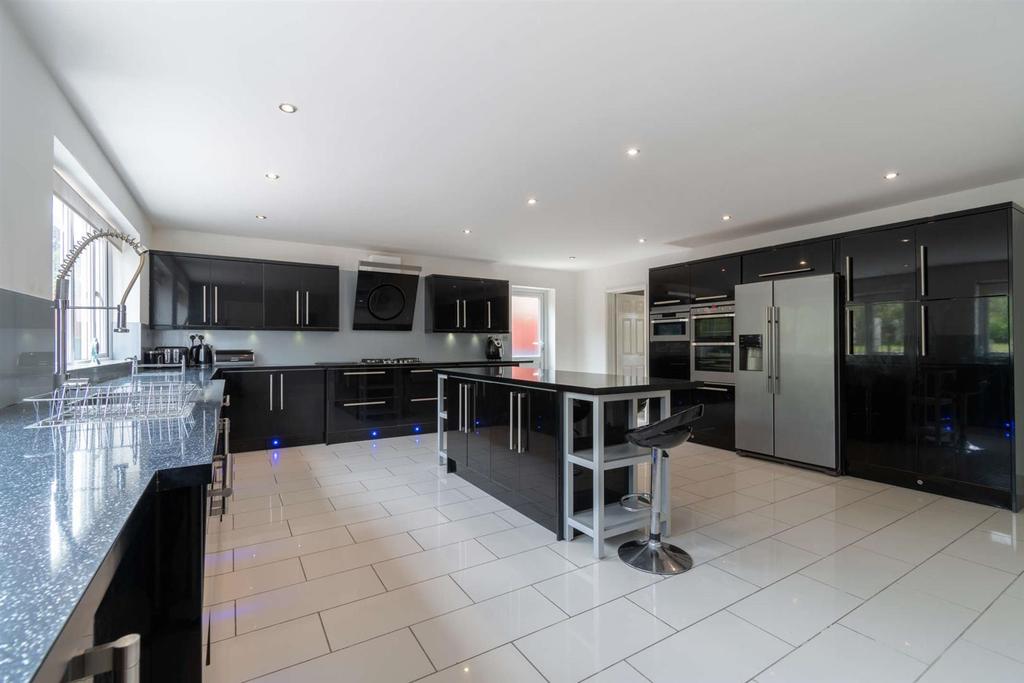 8466566-interior17-800.jpg