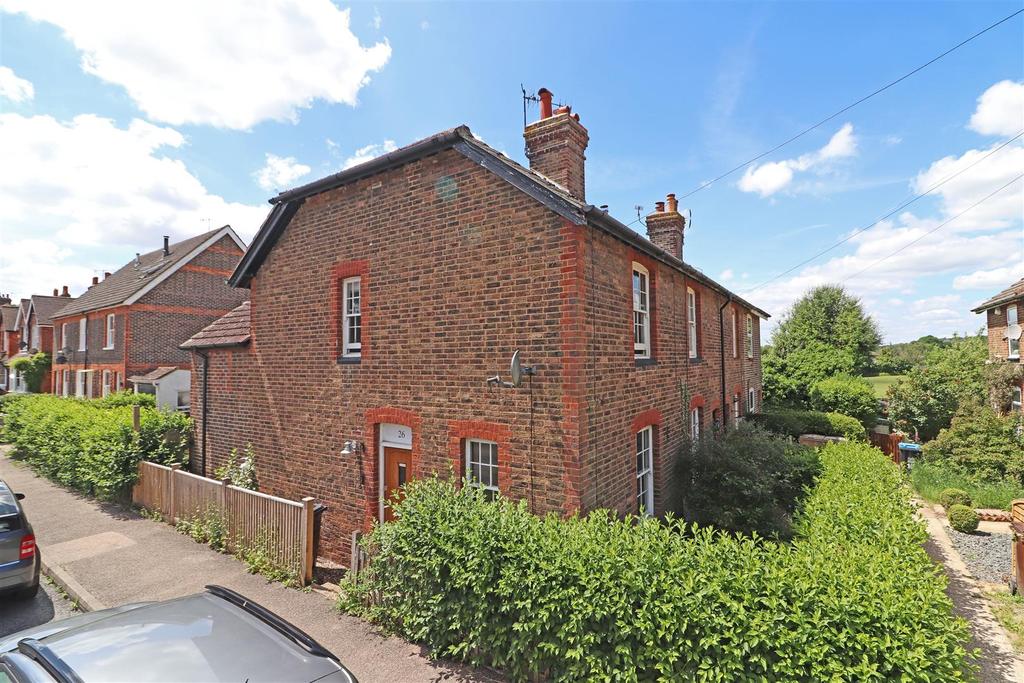 Trindles Road, South Nutfield, Redhill 2 bed end of terrace house £
