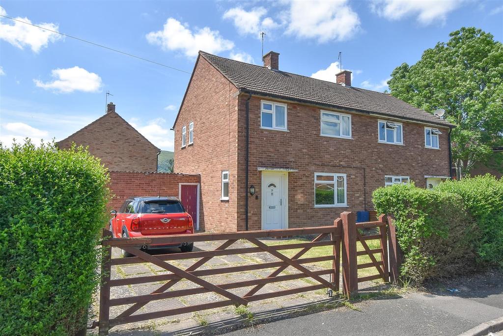 Moat Crescent, Malvern 3 bed semidetached house for sale £185,000