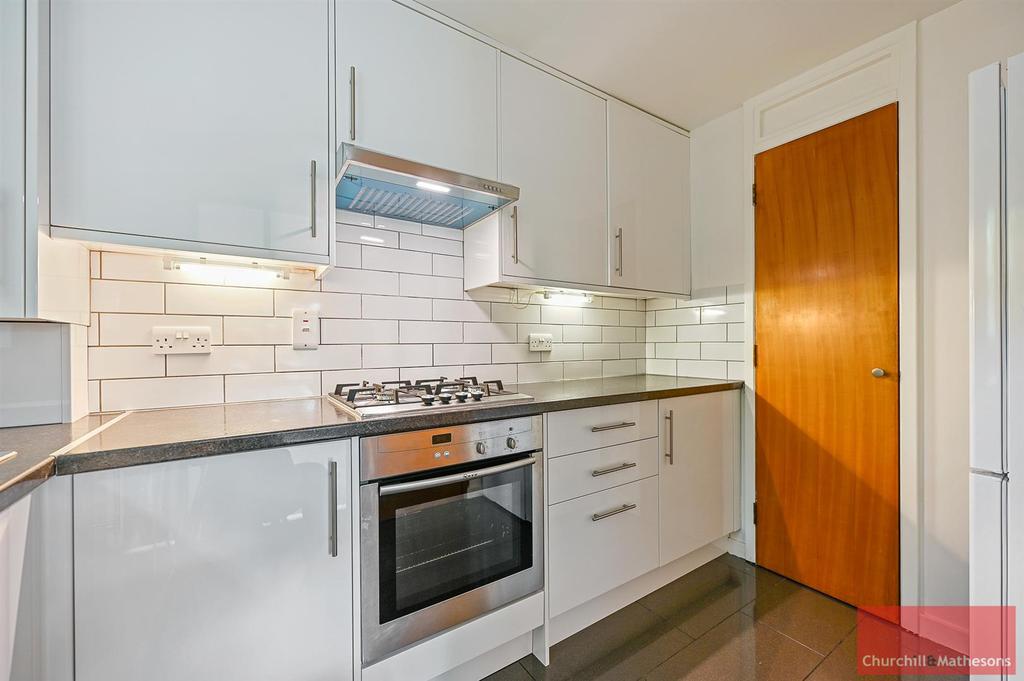 Beechwood Grove, Acton W3 7HX 1 bed detached house £1,300 pcm (£300 pw)