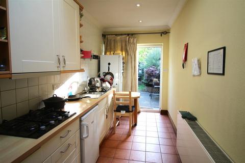 1 bedroom in a house share to rent, Stag Lane, Edgware