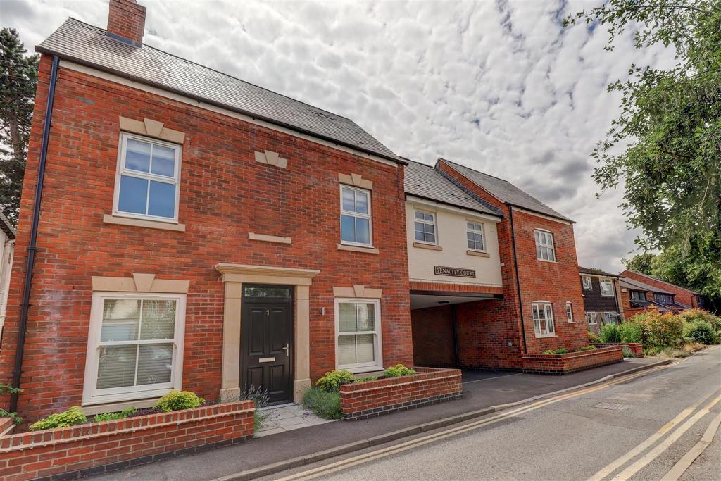Scholars Lane, StratfordUponAvon 2 bed apartment £1,175 pcm (£271 pw)