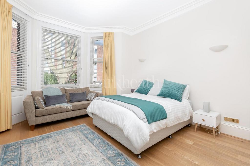Lyndhurst Gardens-10.jpg