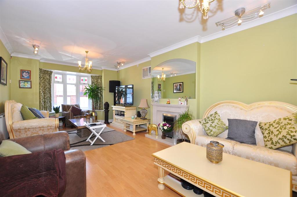 Woodland Road, Halesowen 6 bed detached house £490,000