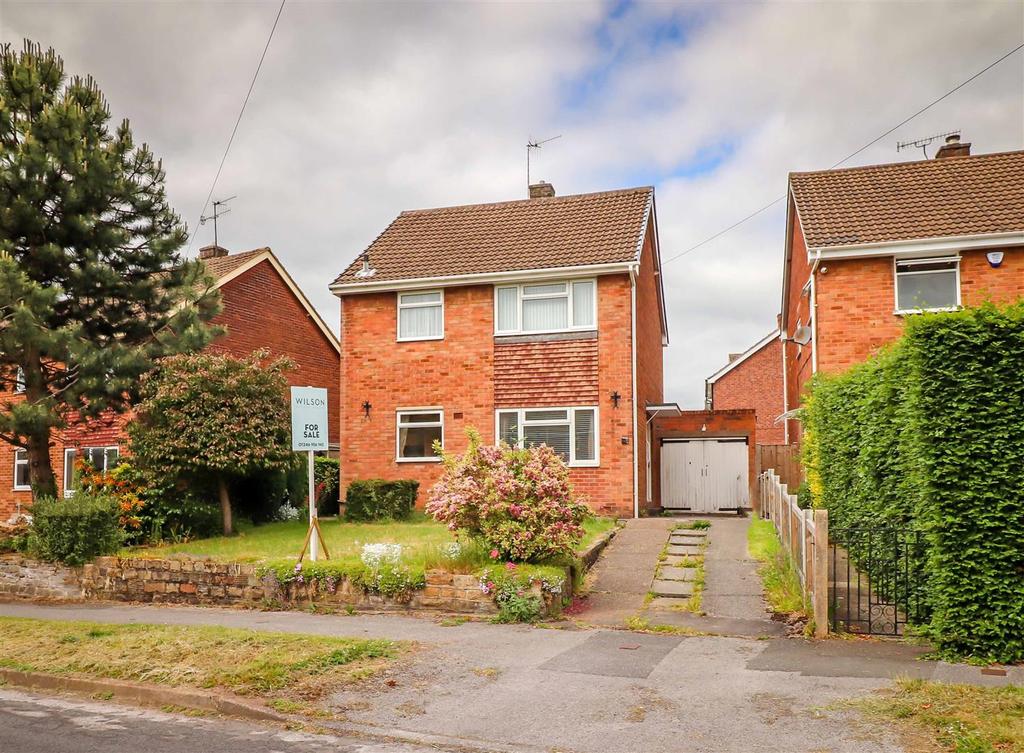 Deerlands Road, Ashgate, Chesterfield 3 bed detached house £299,950