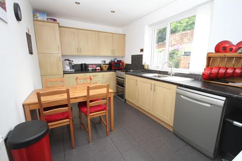 2 Greystone Crescent, Bradford, BD10 8HY