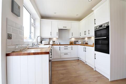 88 Raeburn Road, Sidcup, DA15 8RF