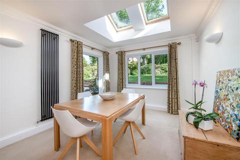 9 Holmes Close, Ascot, SL5 9TJ
