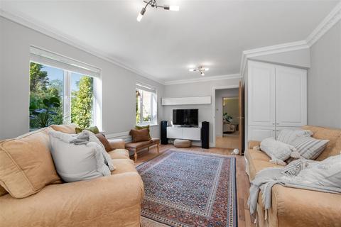 9 Holmes Close, Ascot, SL5 9TJ