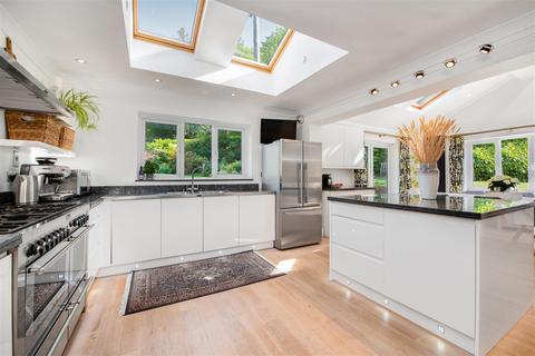 9 Holmes Close, Ascot, SL5 9TJ