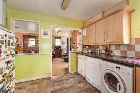 19 Above Town, Upper Clatford, Andover, SP11 7QA