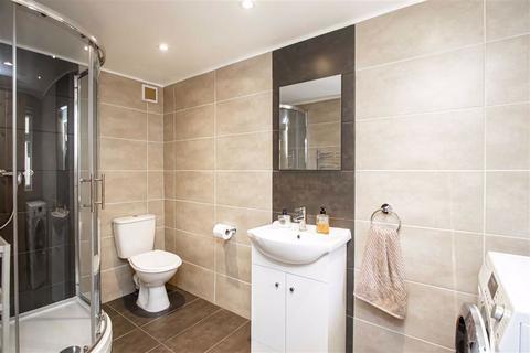 184 Buckingham Road, Bletchley, Milton Keynes, MK3 5JB