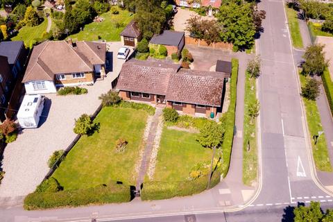 Wain Coppice Row, Theydon Bois, Epping, CM16 7ER