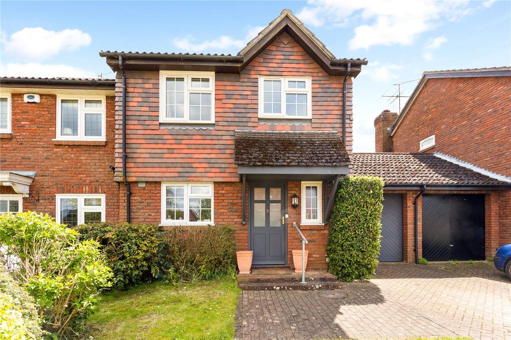 Clerks Croft, Bletchingley, Redhill, RH1 3 bed semidetached house £