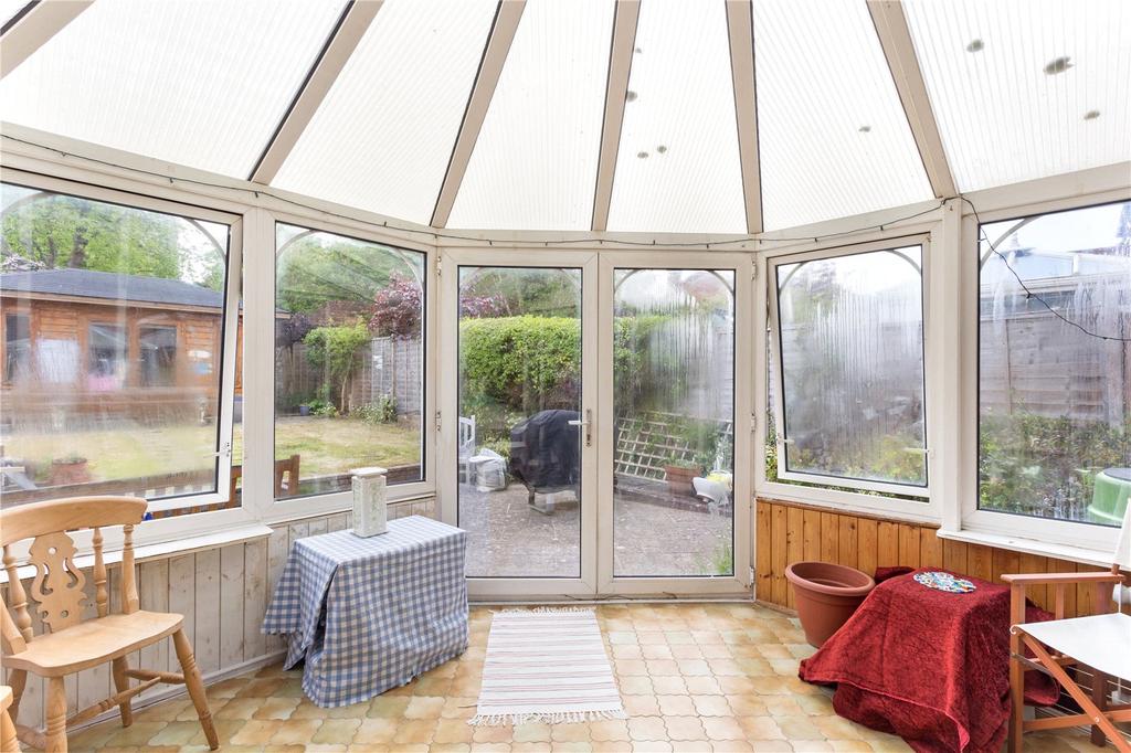 Clerks Croft, Bletchingley, Redhill, RH1 3 bed semidetached house £585,000