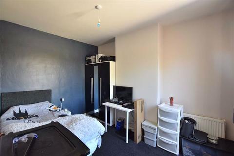 1 Bishopstone Road, Gloucester, GL1 4BZ
