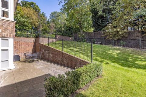 Flat 1, Chancery House Hammers Lane, London, NW7 4AQ
