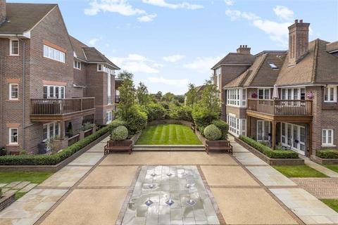 Flat 1, Chancery House Hammers Lane, London, NW7 4AQ