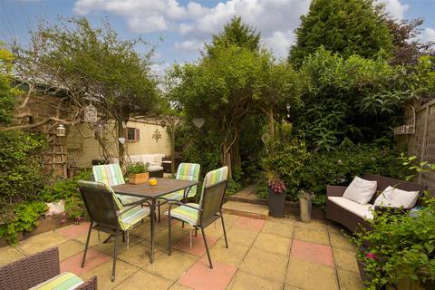 109 New Causeway, Reigate, RH2 7PP