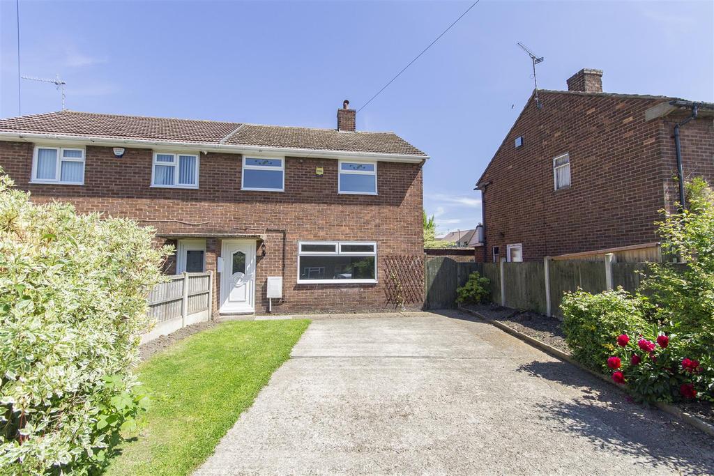 Bracken Avenue, Heath, Chesterfield 3 bed semidetached house £135,000